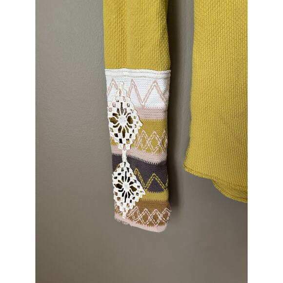 Free People L Kombucha Cuff Yellow Embroidered Boho Waffle Thermal Top FLAW - Picture 3 of 11
